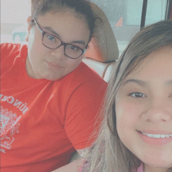 Meet your Posher, Brittney - Picture 2 of 2